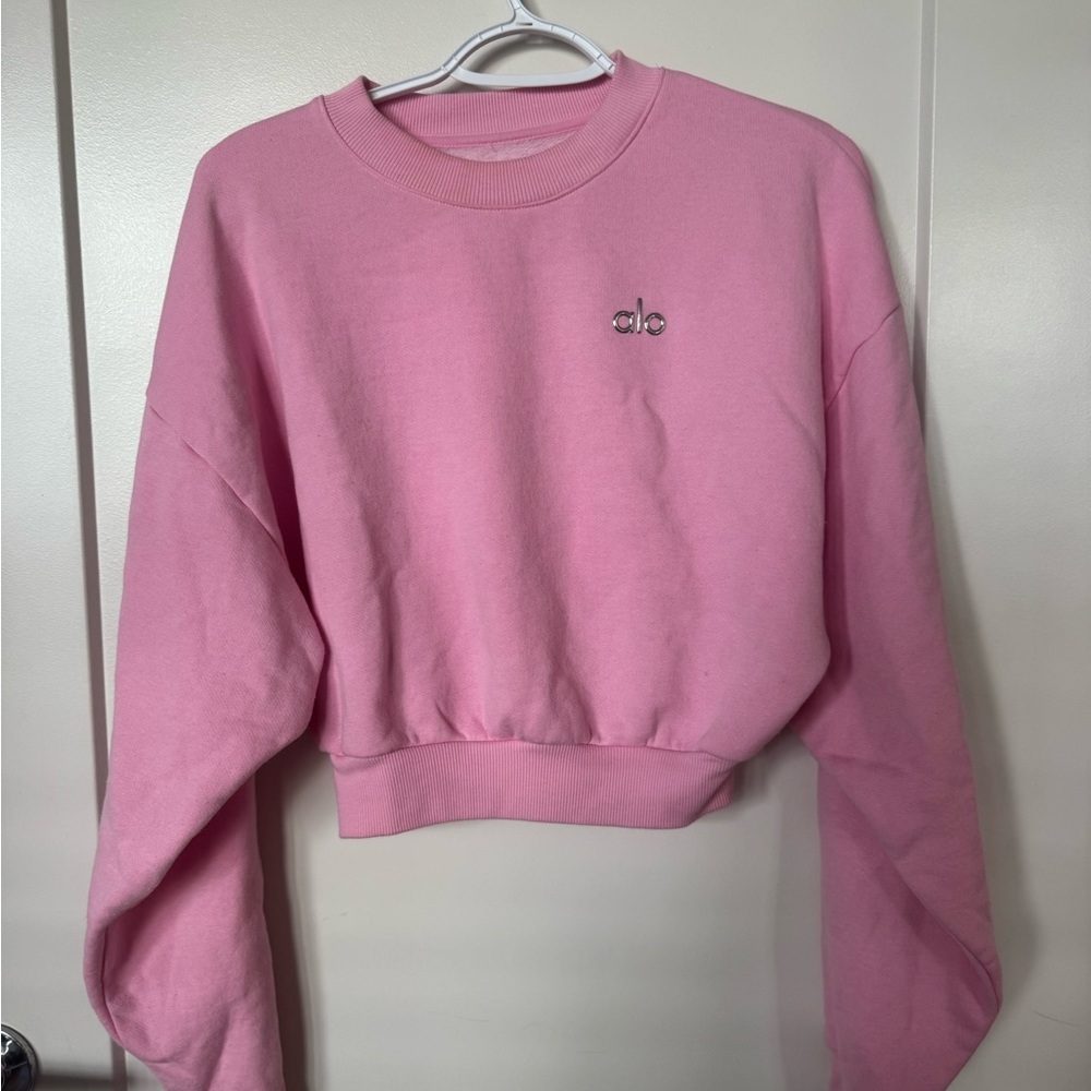 ALO Yoga Pink Women's Cropped Sweatshirt, rare sweet pink - Picture 3 of 9